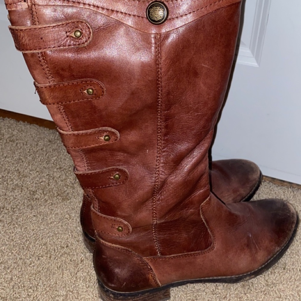 Arturo Chiang distressed leather boots